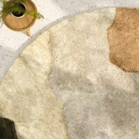 Grand tapis rond design beige et tons terreux MONANGA