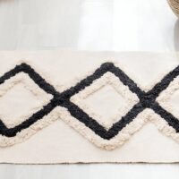 Tapis berbère beige et noir descente de lit chic et bohème STANI