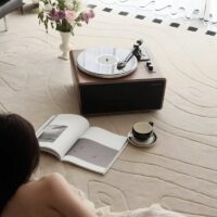 Tapis berbère beige motifs lignes abstraites dessiné à la main PUXU