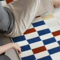 Tapis berbère carreaux colorés pour salon et salle à manger XAV PIRON