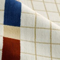 Tapis blanc cassé à carreaux avec carreaux de couleurs XAV PIRON