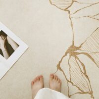 Tapis chambre beige motifs marrons abstraits KELIA