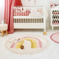 Tapis chambre enfant rond avec arc-en-ciel rose et froufous KELLY