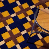 Tapis chambre et salon motifs géométriques jaunes bleus et marrons PUXU