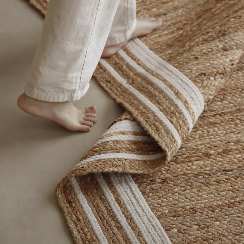 Tapis jute Indien tissé à la main rectangulaire avec bandes blanches FANG