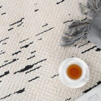 Tapis marocain beige et noir poils épais décoration style contemporaine CARPETIO