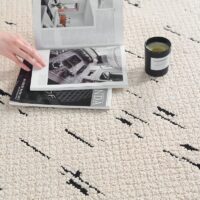 Tapis marocain beige et noir poils épais décoration style contemporaine CARPETIO