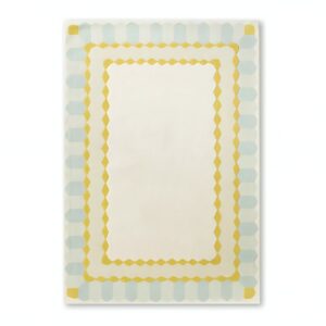 Tapis marocain en laine beige avec formes géométriques jaunes et bleues PUXU