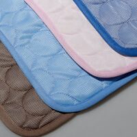 Tapis rafraîchissant chien rectangulaire lavable et imperméable pour été