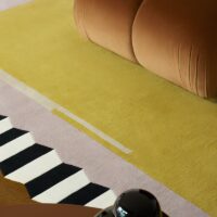 Tapis rectangulaire jaune moderne et abstrait pour salon bords marrons ARTO DESIGN
